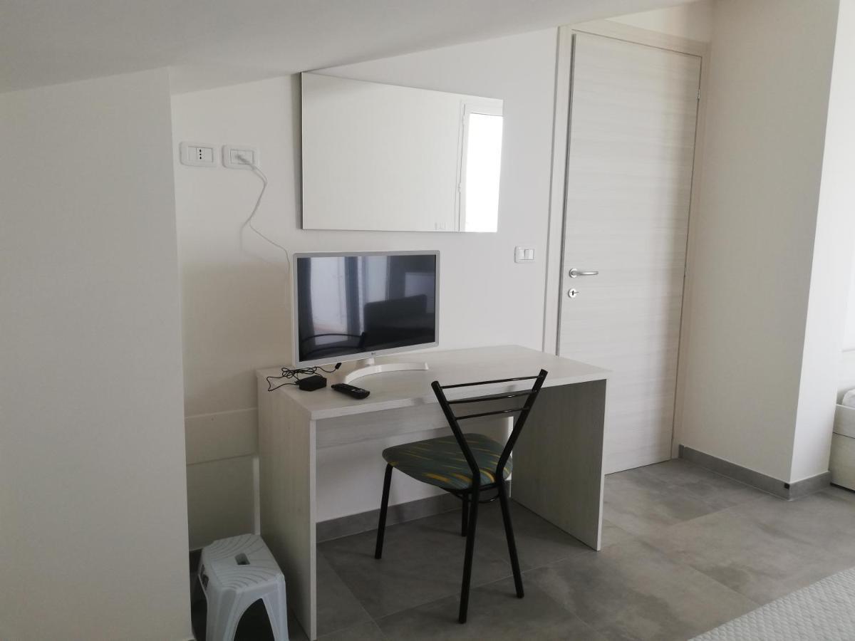 Attico Fronte Mare Apartman Martinsicuro Kültér fotó