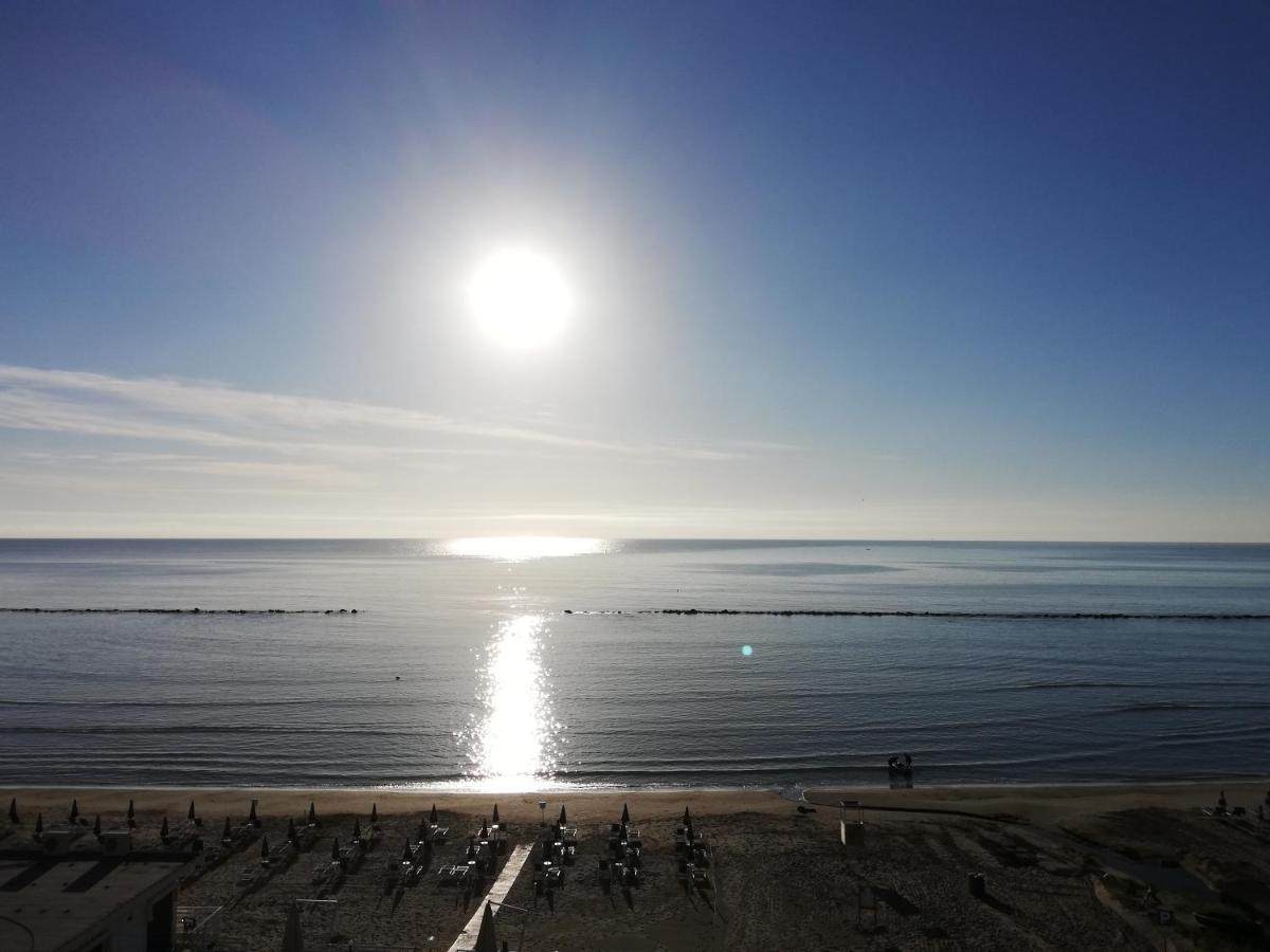 Attico Fronte Mare Apartman Martinsicuro Kültér fotó