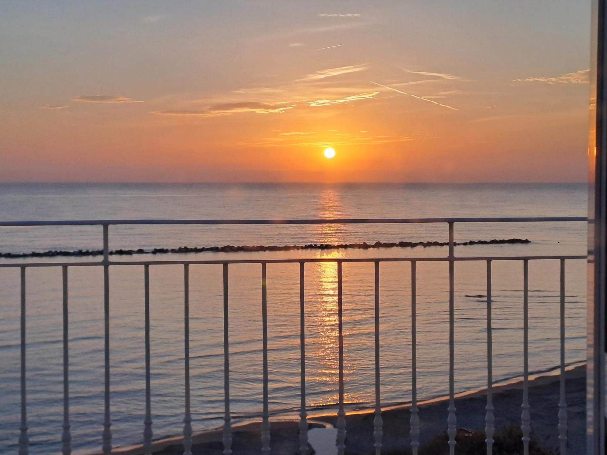 Attico Fronte Mare Apartman Martinsicuro Kültér fotó