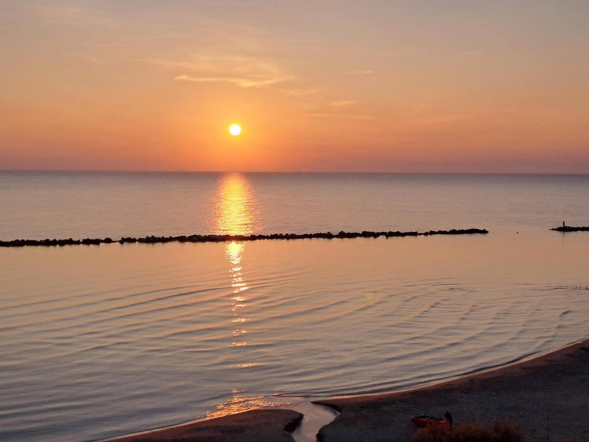 Attico Fronte Mare Apartman Martinsicuro Kültér fotó